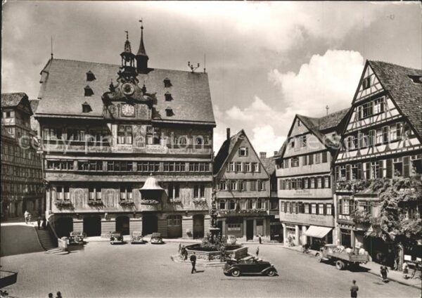 Tuebingen Marktplatz mit Rathaus Brunnen Universi