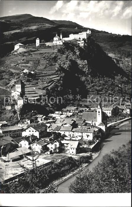 Klausen Eisacktal Suedtirol Ortsansicht Schloss
