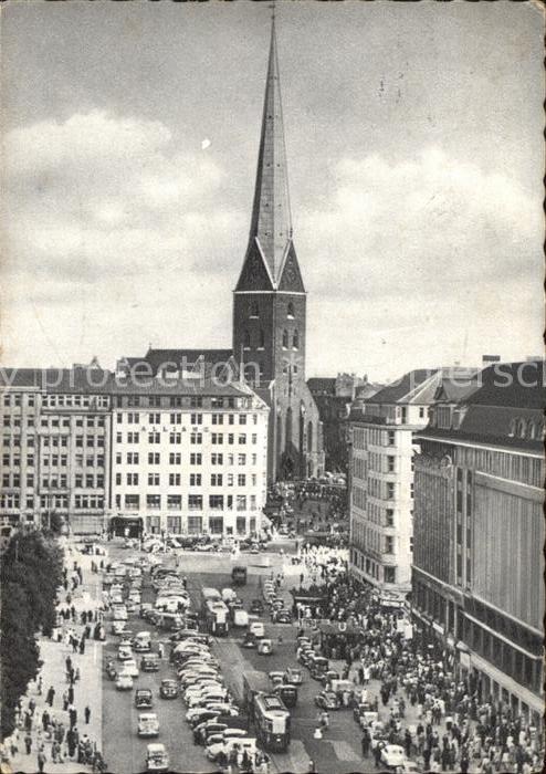Hamburg Jungfernstieg mit Blick zur Petrikirche