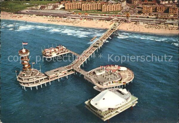 Scheveningen Pier met 4e eiland Luchtopname