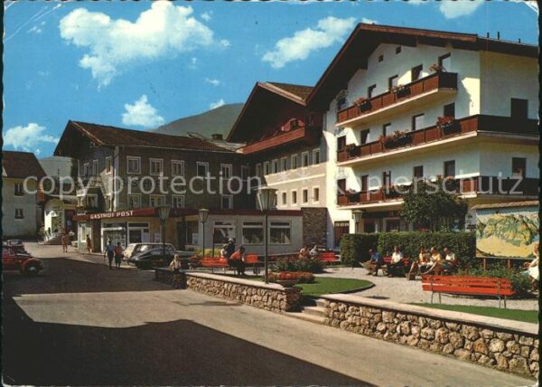 Fuegen Dorfplatz Gasthof Post