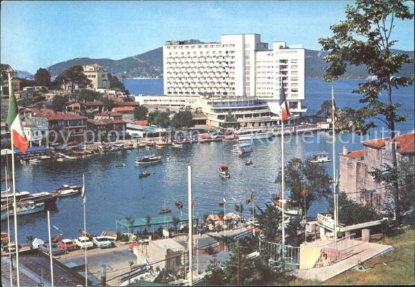 Istanbul Constantinopel Tarabya koyu ve otelin yaz görünüsü