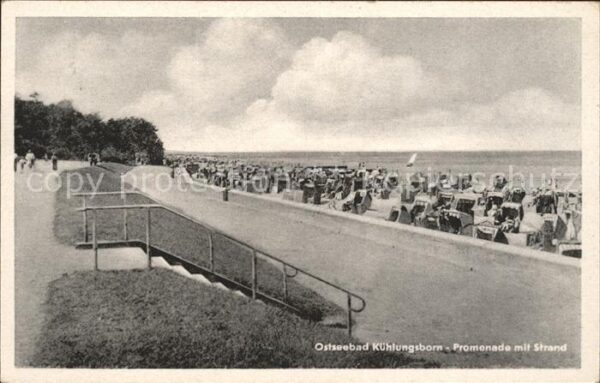 Kuehlungsborn Ostseebad Promenade mit Strand