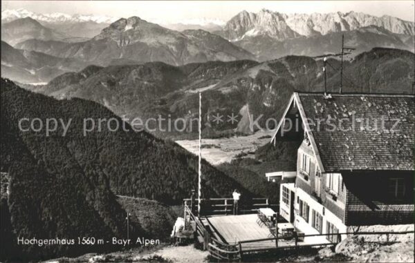 Hochgernhaus mit Bayr Alpen