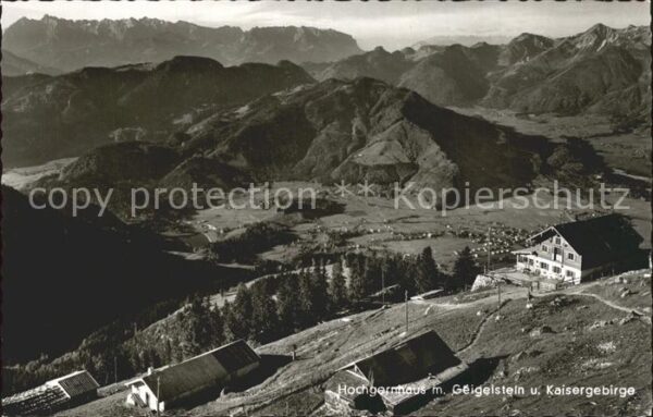 Hochgernhaus mit Geigelstein und Kaisergebirge