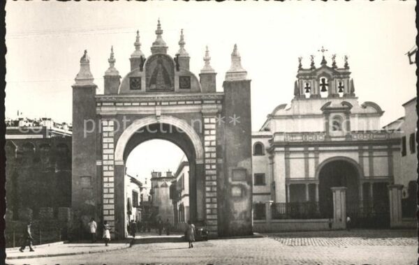 Sevilla Andalucia Arco de la Macarena y Basilica