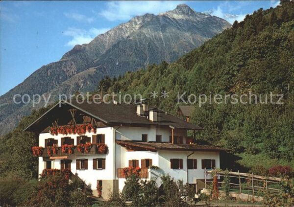 Dorf Tirol Garni Oberanger