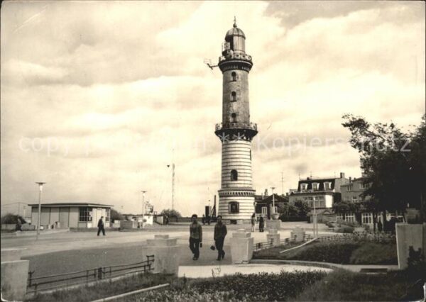 Warnemuende Ostseebad Am Leuchtturm