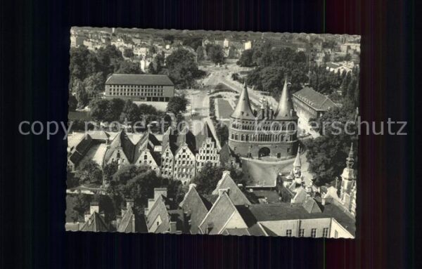 Luebeck Holstentor und Salzspeicher