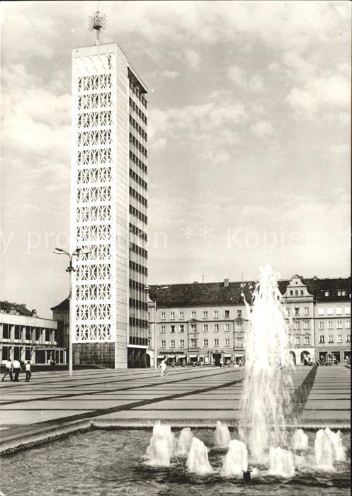 Neubrandenburg Hochhaus Karl Marx Platz Springbrunnen