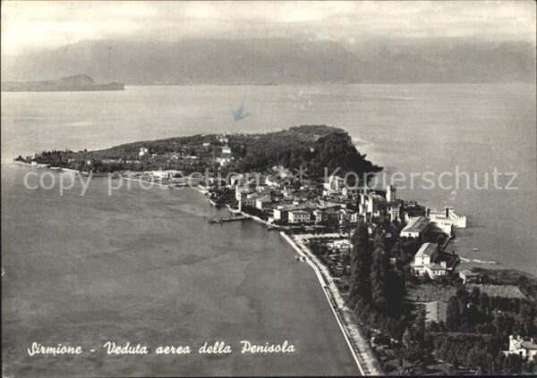 Sirmione Lago di Garda Veduta aerea della Penisola