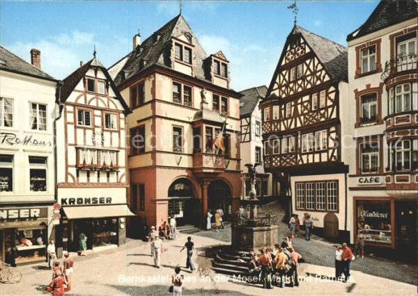 Bernkastel-Kues Marktplatz Rathaus
