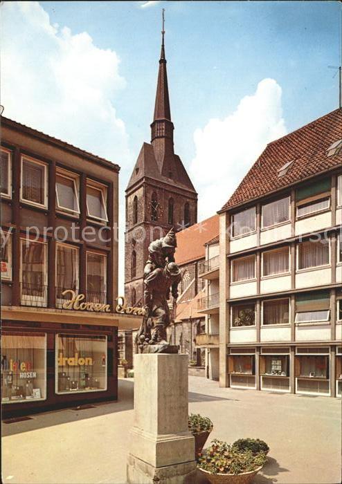 Hildesheim St Andreaskirche und Huckup Denkmal