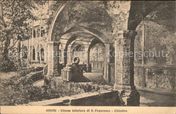 Assisi Umbria Chiesa inferiore di S Francesco Chiostr