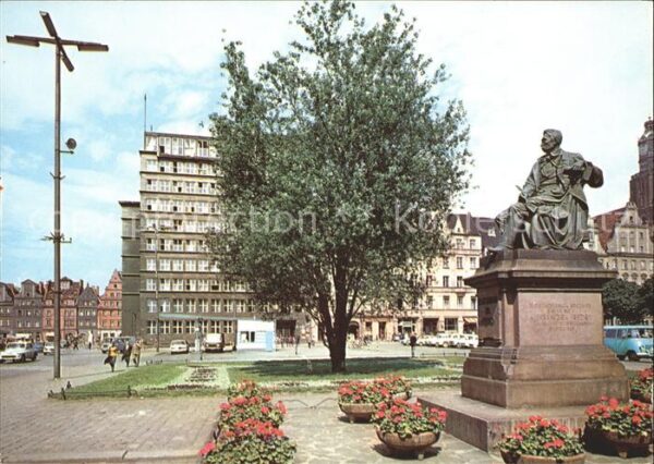 Wroclaw Pomnik Aleksandra Fredry