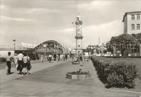 Rostock-Warnemuende Strandpromenade Leuchtturm Gaststätte T