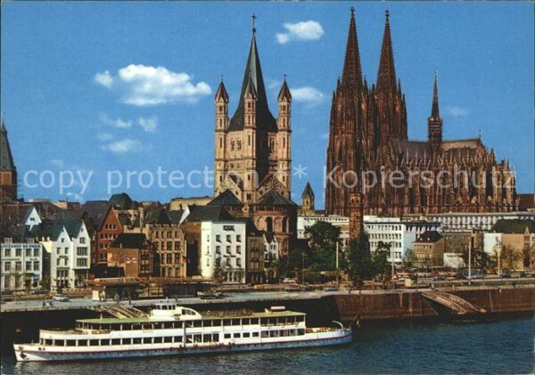 Motorschiffe Köln am Rhein Rheinufer Dom Groß-St.-Ma