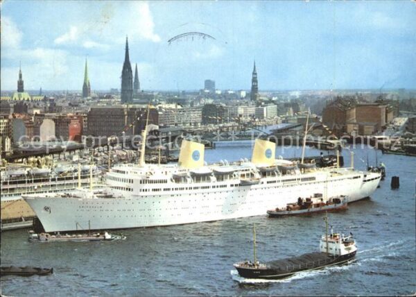Dampfer Oceanliner Hamburg Hafen Stadtpanorama