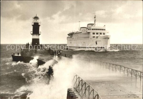 Dampfer Oceanliner MS Warnemünde Leuchtturm