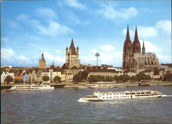 Motorschiffe Köln am Rhein Altstadt Dom