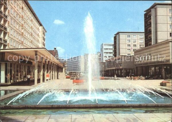Karl-Marx-Stadt Rosenhof mit Springbrunnen