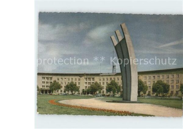 Berlin Tempelhof Luftbrückendenkmal