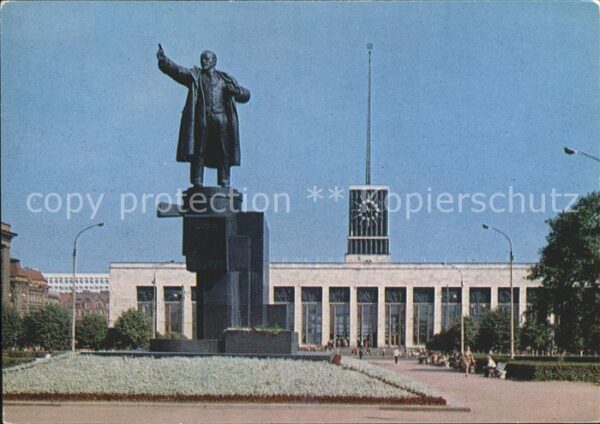 Leningrad St Petersburg Lenindenkmal