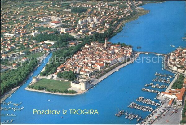 Trogir Trau Fliegeraufnahme mit Hafen