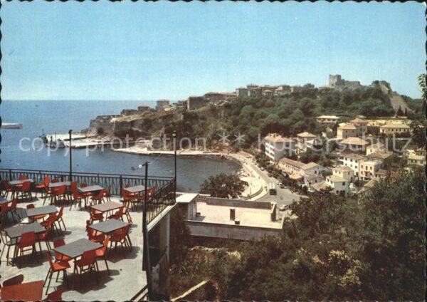 Ulcinj Restaurant Terrasse und Hafenpartie