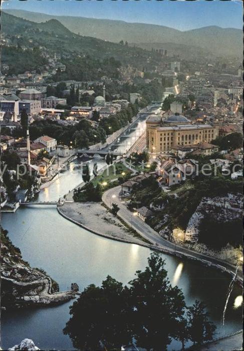 Sarajevo Fliegeraufnahme bei Nacht
