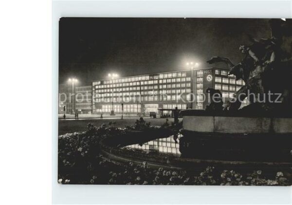 Leipzig Postamt Karl Marx Platz bei Nacht