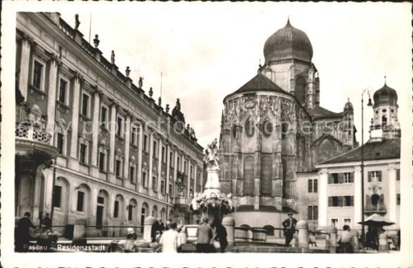 Passau Residenzstadt Brunnen Kirche