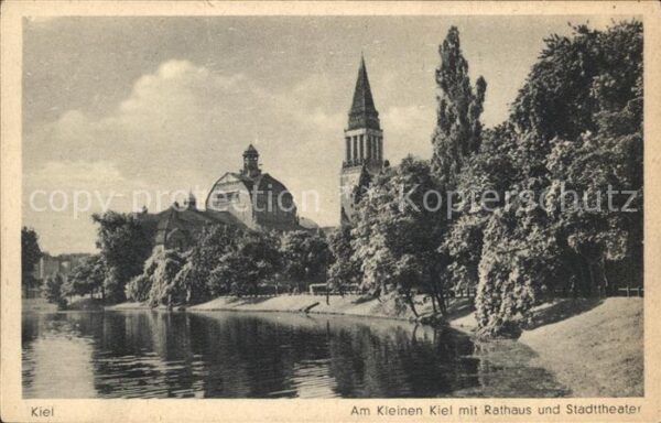 Kiel Am Kleinen Kiel mit Rathaus und Stadtth