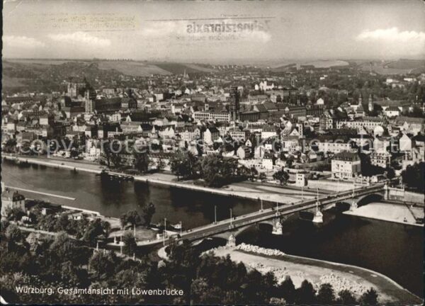 Wuerzburg Gesamtansicht mit Löwenbrücke