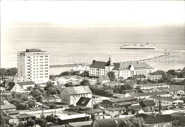 Sassnitz Ostseebad Ruegen Teilansicht Rügen Hotel Dampfer