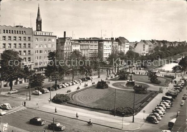 Duesseldorf Corneliusplatz mit Königsallee