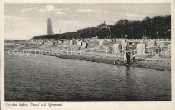 Laboe Ostseebad Strand mit Ehrenmal