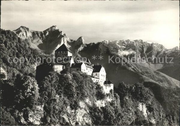 Liechtenstein  Schloss Vaduz mit Falknis