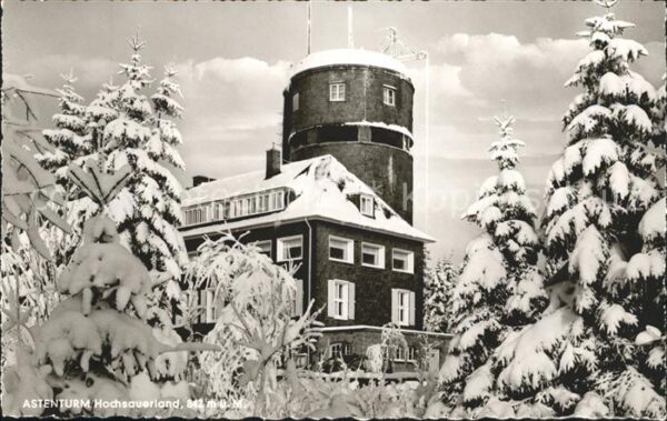 Winterberg Hochsauerland Gaststätte Astenturm im Winter Kurort
