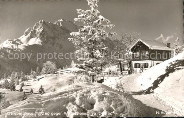 Kranzberghaus gegen Wettersteinspitze Winterpanorama