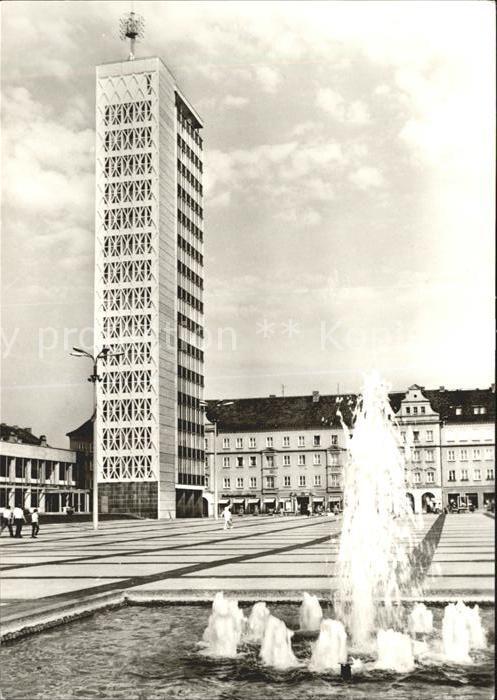 Neubrandenburg Hochhaus am Karl Marx Platz Springbrunn