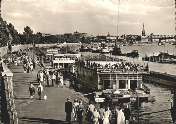 Duesseldorf Rheinpromenade