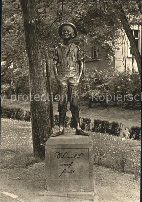 Weissenfels Saale Denkmal des Schusterjungen Bronzefigur