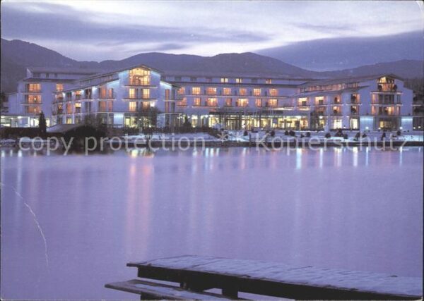 Rottach-Egern Dorint Seehotel am Abend am Tegernsee