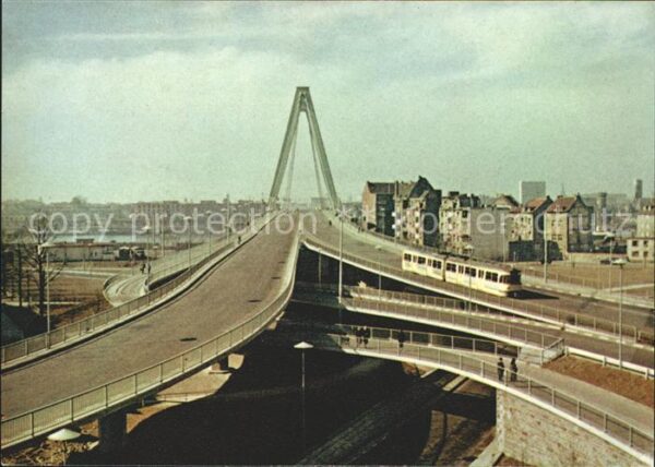 Koeln Rhein Severinsbrücke Strassenbahn