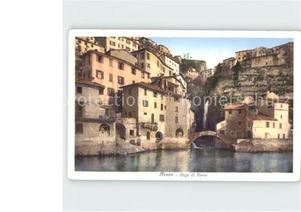 Nesso Lago di Como Alte Häuser am Wasser Steinbrücke