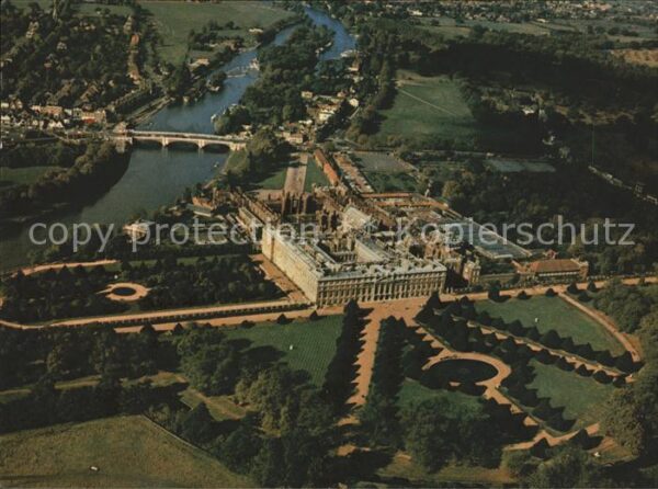 London Fliegeraufnahme Hampton Court Palace
