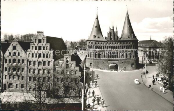 Luebeck Holstentor und Salzspeicher