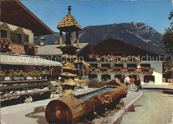 Grainau Oberer Dorfplatz Kramer Brunnen
