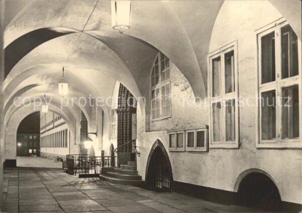 Rostock Rathaus Eingang zum Ratskeller